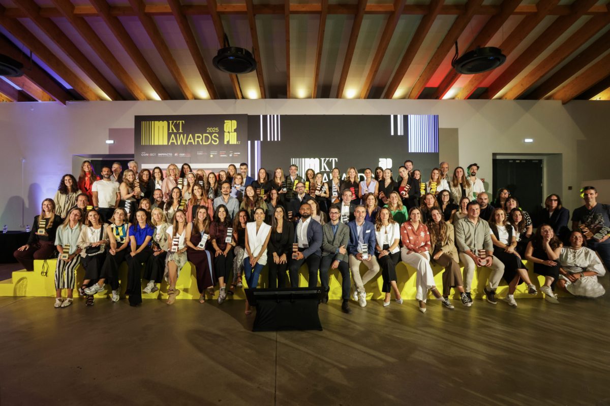 25.10.16CL1042 25.10.16CL1042